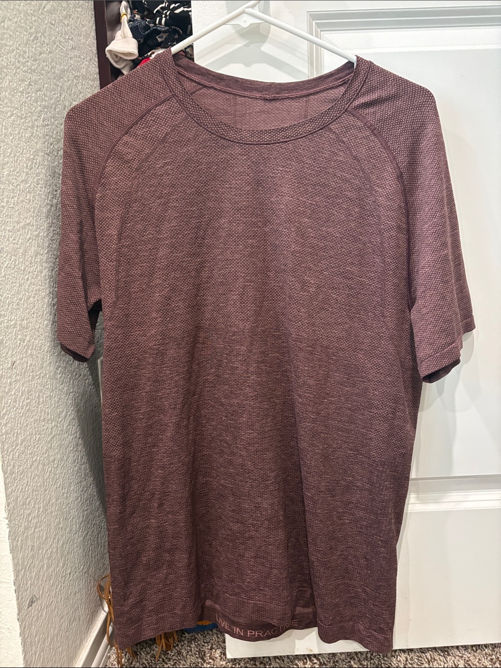 lululemon athletica Men's Short Sleeve Crew - Dusty Maroon Heather